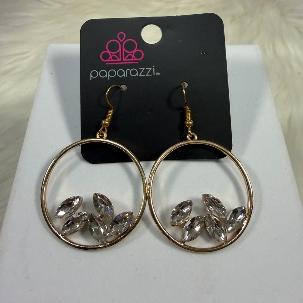 🩷5/$10🩷 Paparazzi Gold Hoop Earrings with Clear Marquise Crystals